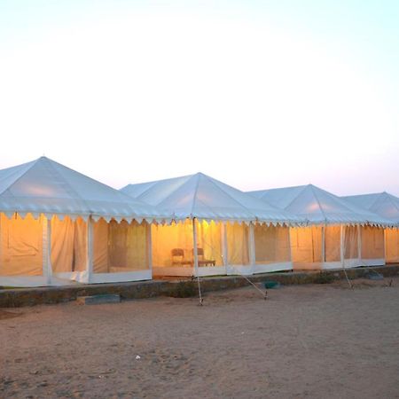 Kai Kabila Desert Camp Sām Eksteriør bilde